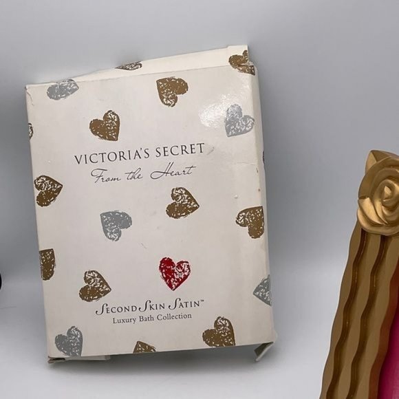 Victoria’s Secret VINTAGE Second Skin Satin Rose Gold Picture Frame NIB - Picture 3 of 3